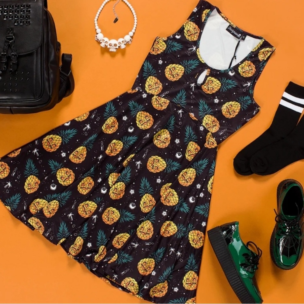 Sourpuss [PLUS] Jill-O-Lantern Keyhole skater dress